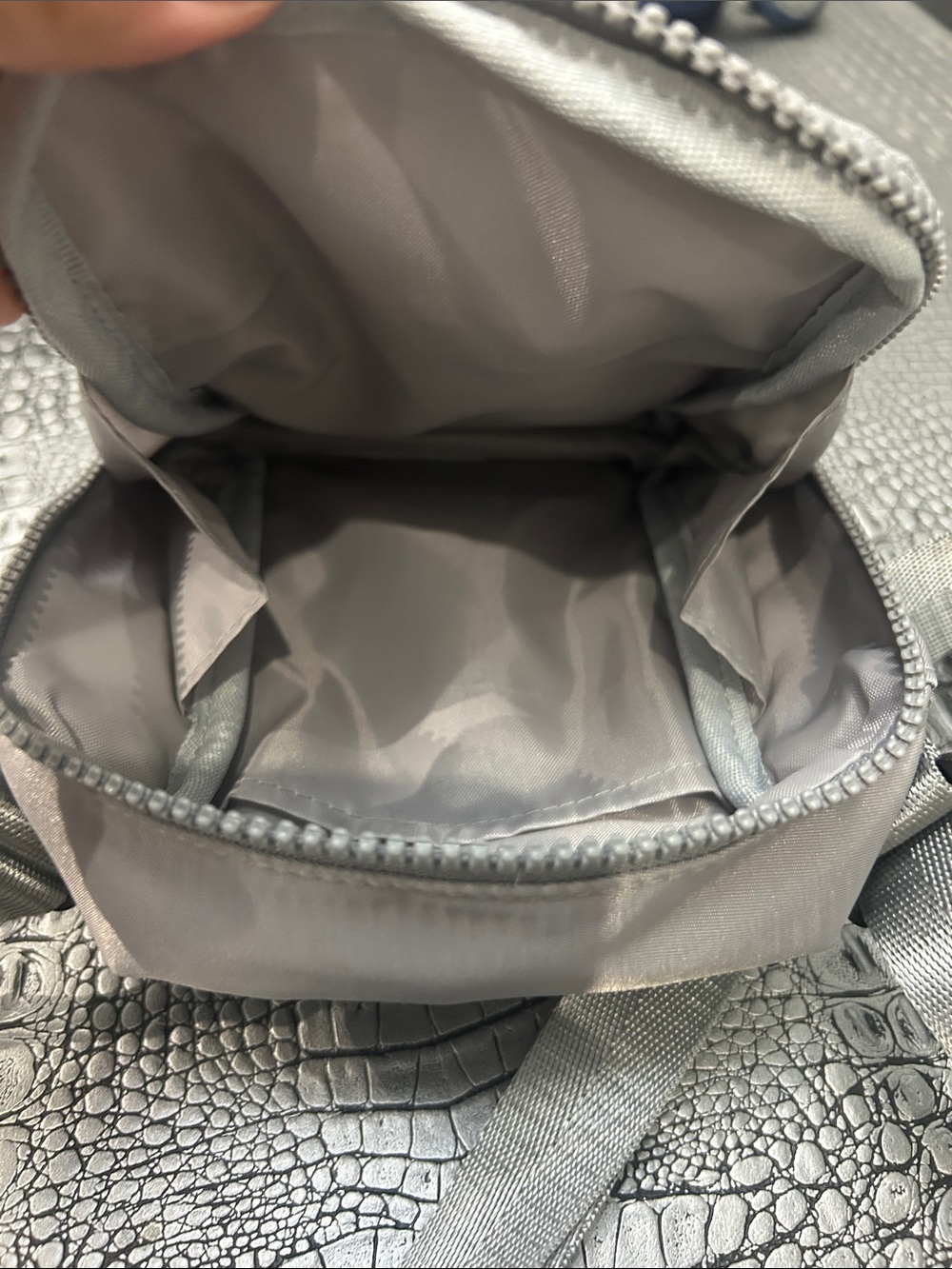 Gray Crossbody Travel Pouch - Women Bags BRAND NEW - Picture 4 of 4